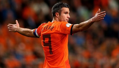 9游app-球迷故事：他们的支持让球队更有力量，球迷们正在为队员们加油鼓劲