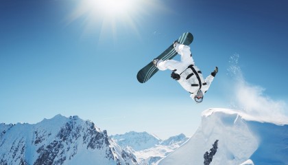 九游体育网址-“球场大咖秀：明星球员的非凡绝技”，球星打比赛