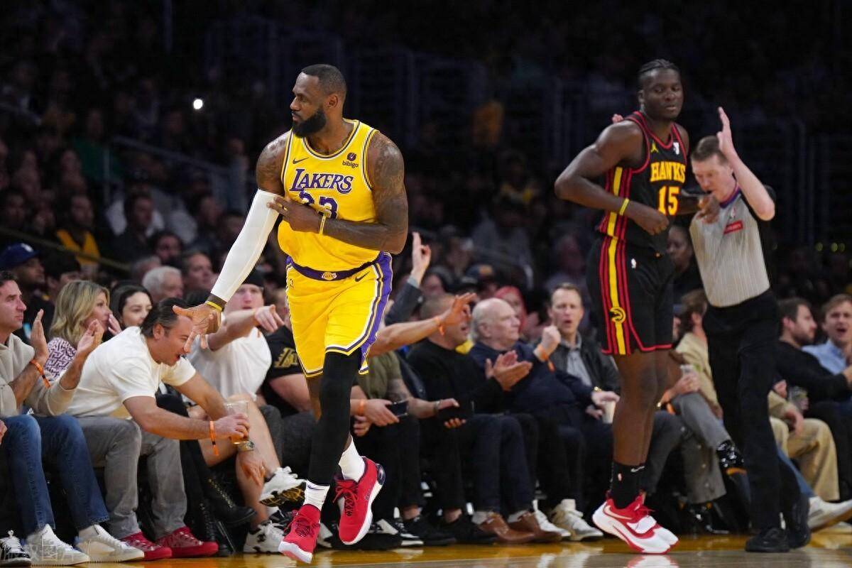 包含历史瞬间：NBA史上最经典的比赛片段的词条