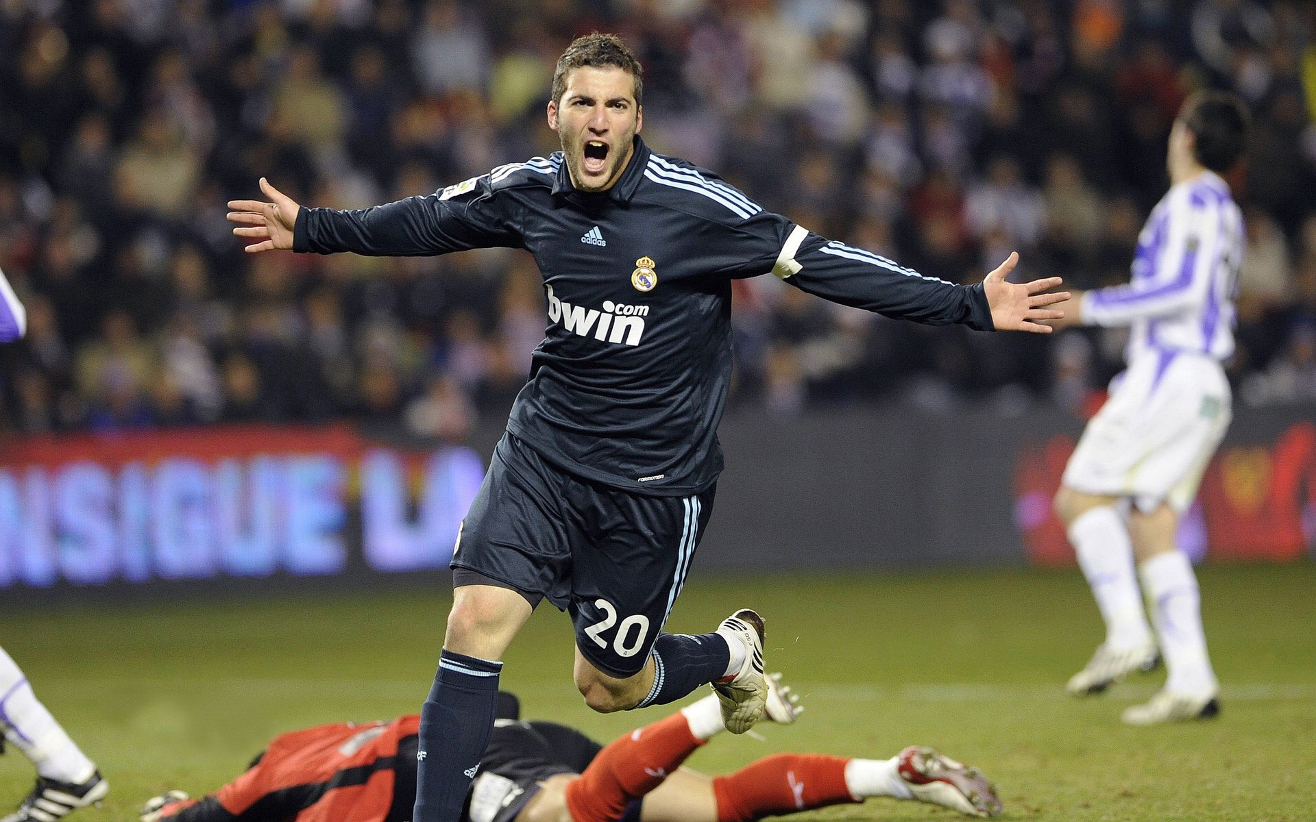 【新规则的战术变化】科技裁判如何促进比赛公平，科技运动会裁判员宣誓