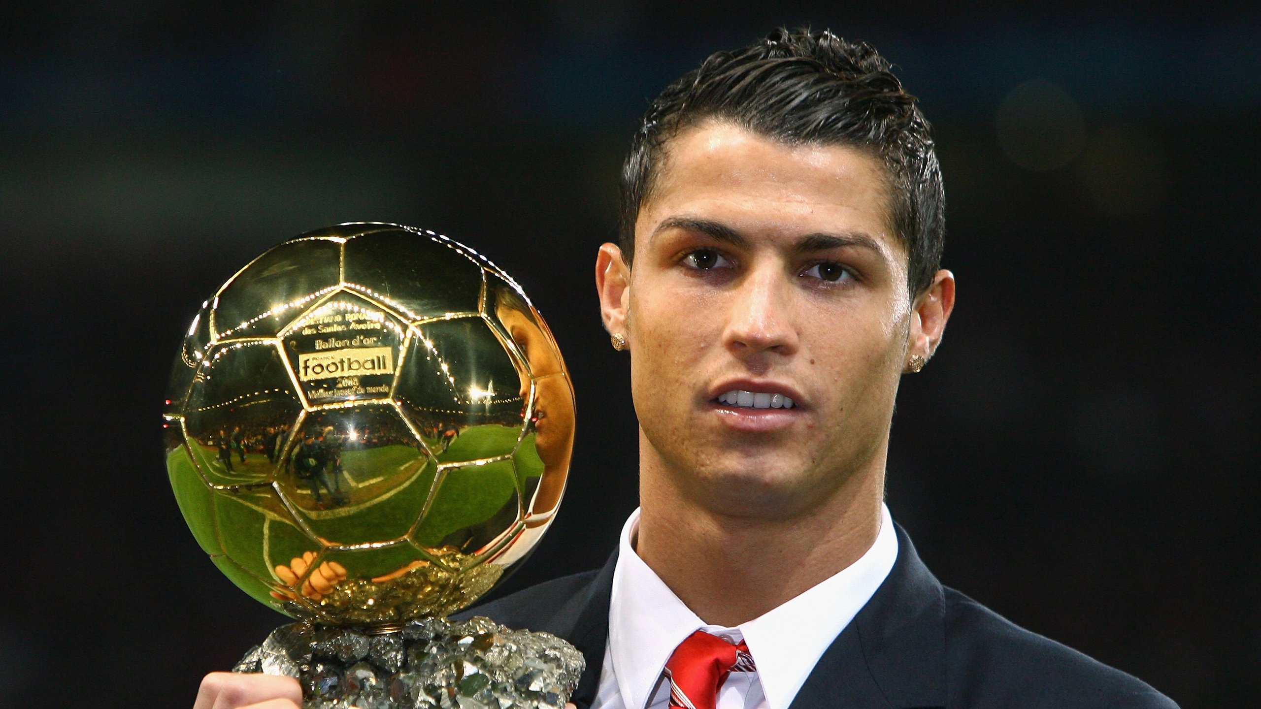 英超:利物浦3-2战胜布莱顿,萨拉赫射入绝杀球,利物浦英超比赛